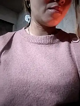 Snapshot of Dung_x chatting on February 9, 2026, 6:39 am Dung x online show from February 9, 2026, 6:39 am