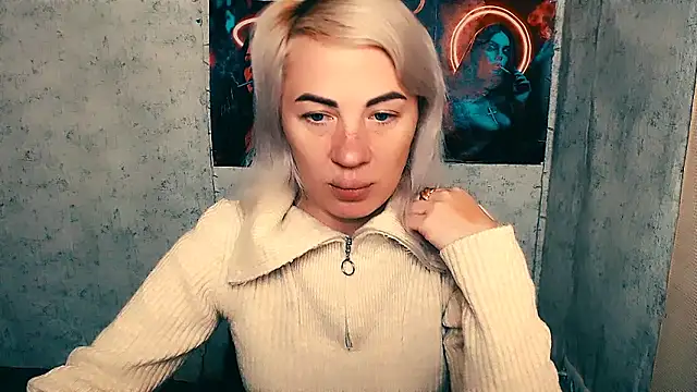 EmmaCat  online show from October 22, 2025, 5:19 am