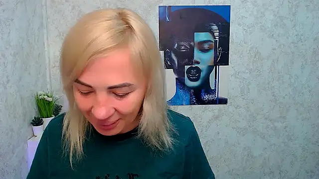 EmmaCat  online show from November 14, 2025, 5:28 am