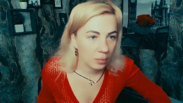 EmmaCat  online show from December 19, 2025, 6:53 am