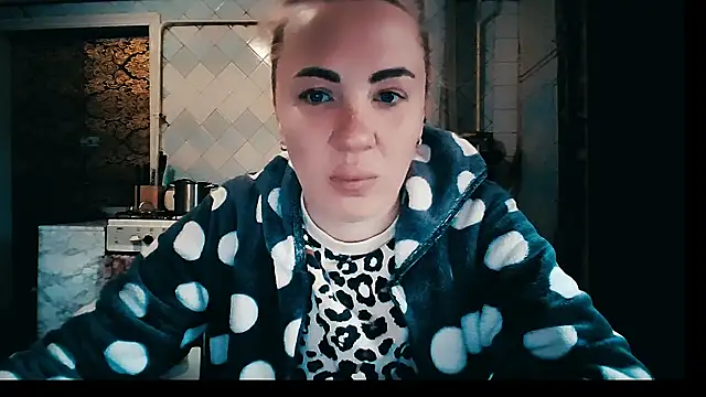 EmmaCat  online show from January 19, 2026, 6:17 am