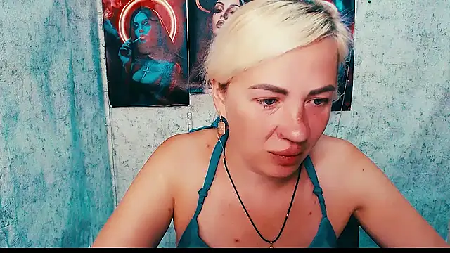 Snapshot of EmmaCat_ chatting on June 30, 2026, 4:02 am EmmaCat online show from June 30, 2026, 4:02 am