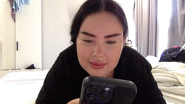 Eveliith online show from October 8, 2025, 12:03 pm