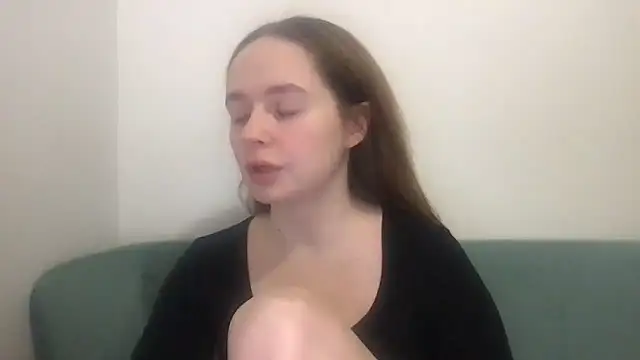 Snapshot of Miravon chatting on December 4, 2025, 6:38 pm Miravon online show from December 4, 2025, 6:38 pm