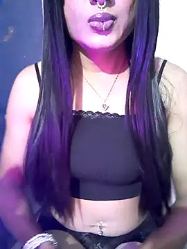 Cutie-Whiskey1 online show from November 24, 2025, 7:24 pm