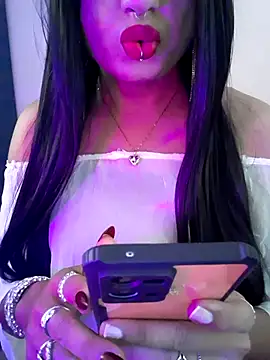 Cutie-Whiskey1 online show from November 27, 2025, 9:00 am