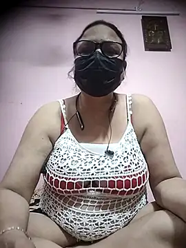 thehotlady online show from October 31, 2025, 9:54 am