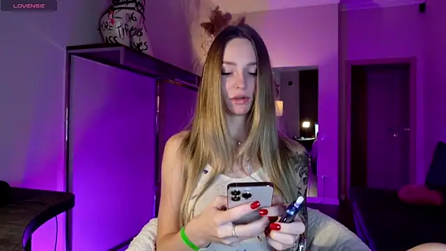 Melloudy online show from October 20, 2025, 5:41 am