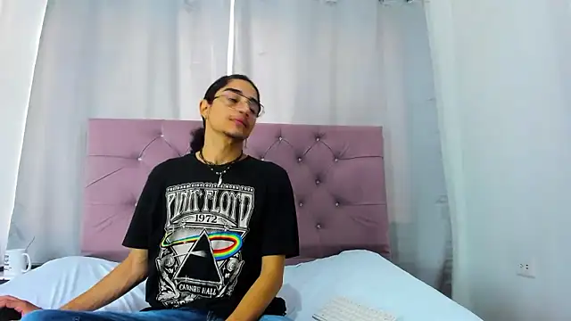 EthanBlackwoodd online show from January 13, 2026, 7:41 pm