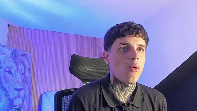 Declan-Fox online show from November 24, 2025, 5:07 am