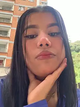 MayaScott11 online show from November 5, 2025, 7:03 pm