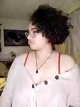 Julie wallace online show from October 5, 2025, 9:34 pm