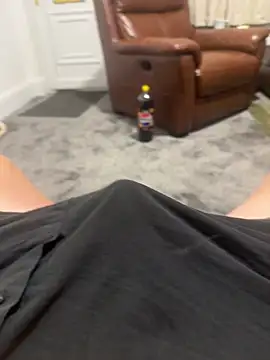 Snapshot of tdjw92 chatting on October 6, 2025, 7:44 pm tdjw92 online show from October 6, 2025, 7:44 pm