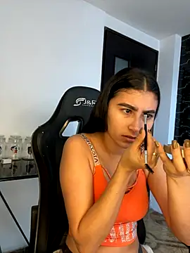 Isabella Montoya online show from September 24, 2025, 11:46 am