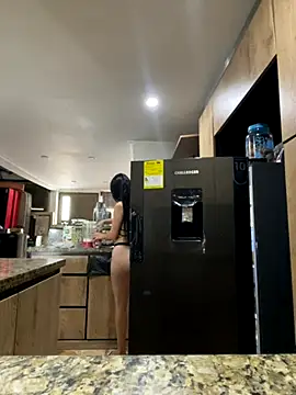 Isabella Montoya online show from September 27, 2025, 2:00 pm