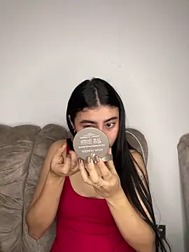 Isabella Montoya online show from September 28, 2025, 12:54 pm