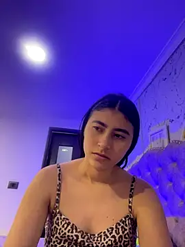 Isabella Montoya online show from December 1, 2025, 6:57 pm