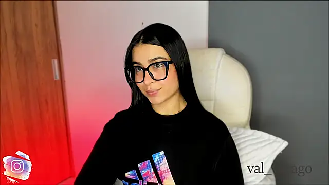 Snapshot of val_varago chatting on September 20, 2025, 4:24 am val varago online show from September 20, 2025, 4:24 am