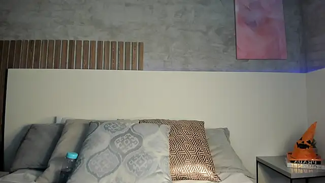 Amber Santana online show from October 20, 2025, 9:15 pm