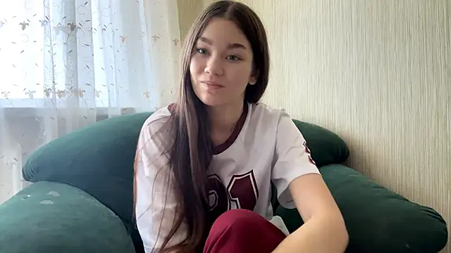 Snapshot of Cuteviola chatting on October 21, 2025, 3:29 am Cuteviola online show from October 21, 2025, 3:29 am