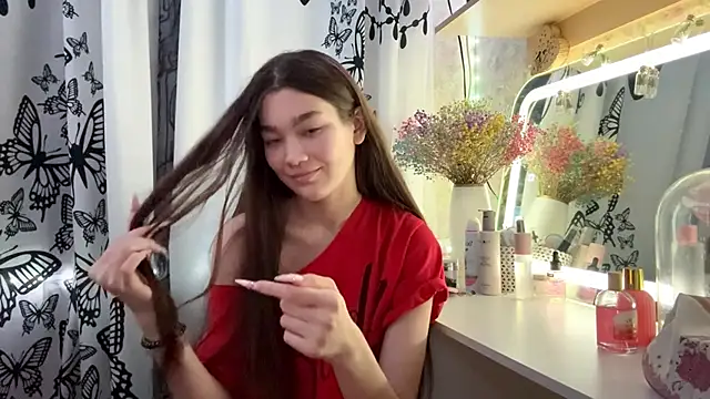 Snapshot of Cuteviola chatting on December 2, 2025, 9:47 am Cuteviola online show from December 2, 2025, 9:47 am