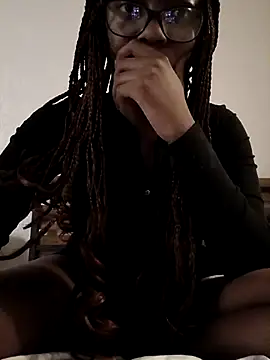 unknownleah online show from September 13, 2025, 3:06 am