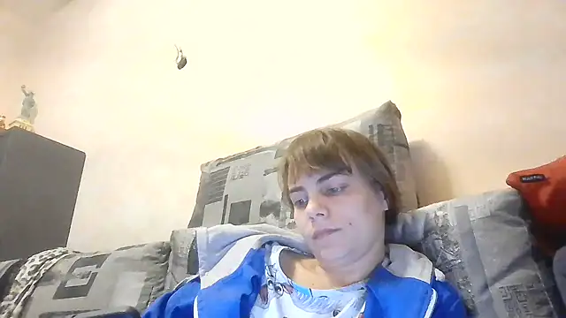 Loriven online show from October 6, 2025, 7:22 pm