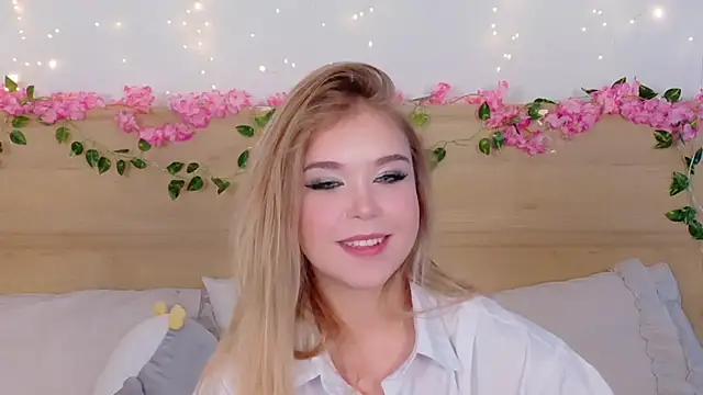 Lilith Bonheur online show from November 2, 2025, 10:12 pm