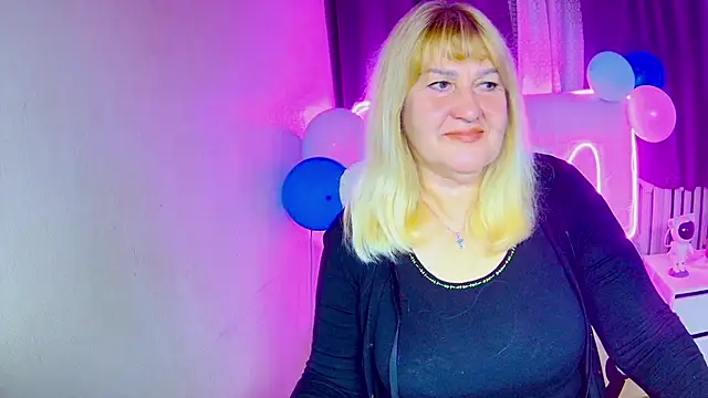 Snapshot of EmmaEllison chatting on September 23, 2025, 6:16 am EmmaEllison online show from September 23, 2025, 6:16 am