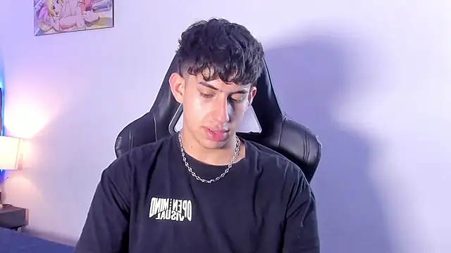 Aaron Spencer13 online show from October 20, 2025, 6:41 pm