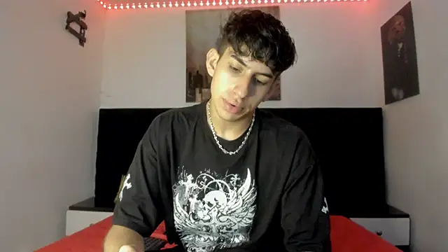 Aaron Spencer13 online show from November 24, 2025, 7:24 pm