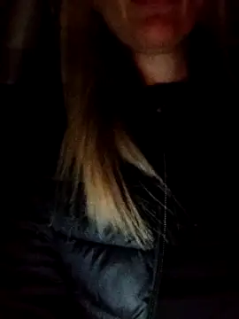 Snapshot of Madamx14 chatting on October 6, 2025, 5:43 pm Madamx14 online show from October 6, 2025, 5:43 pm