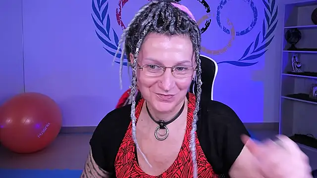 Snapshot of UmaSpace chatting on September 30, 2025, 1:05 pm UmaSpace online show from September 30, 2025, 1:05 pm