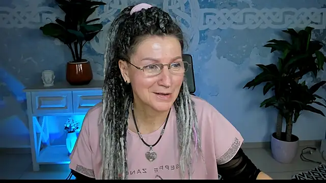 Snapshot of UmaSpace chatting on November 3, 2025, 6:14 am UmaSpace online show from November 3, 2025, 6:14 am