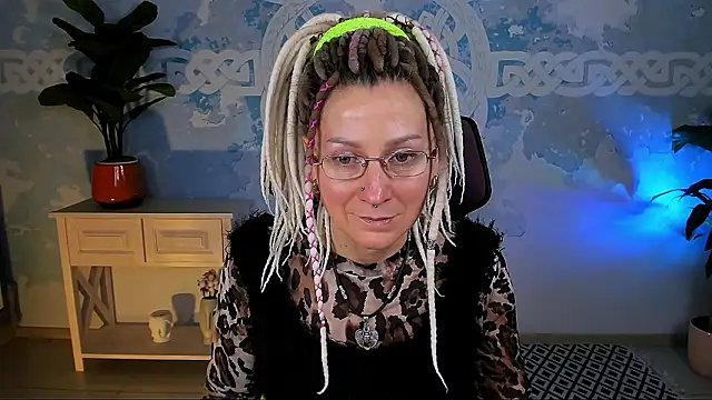 Snapshot of UmaSpace chatting on February 4, 2026, 5:13 am UmaSpace online show from February 4, 2026, 5:13 am