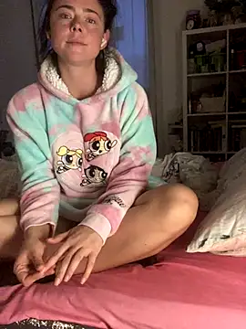 Mia Winters online show from October 27, 2025, 5:28 pm