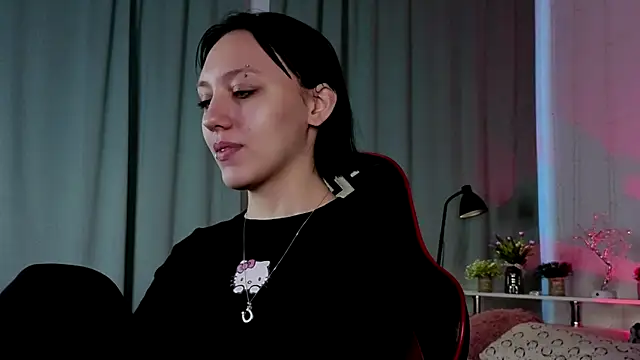 Snapshot of AdeliceLenoir chatting on October 11, 2025, 2:04 pm AdeliceLenoir online show from October 11, 2025, 2:04 pm