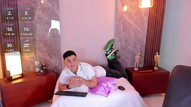 james jonnes online show from September 18, 2025, 7:27 pm