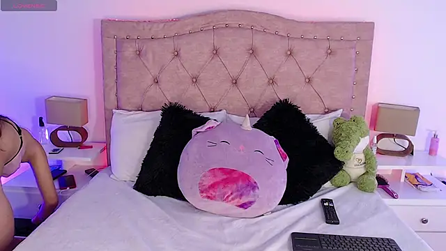 sweet caandyy online show from September 24, 2025, 10:13 pm