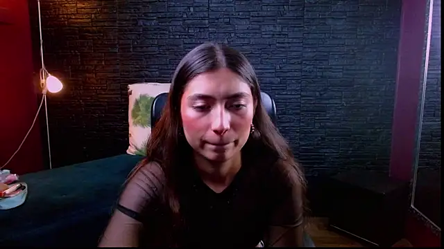Snapshot of Lizzie_Collin chatting on September 16, 2025, 4:52 pm Lizzie Collin online show from September 16, 2025, 4:52 pm