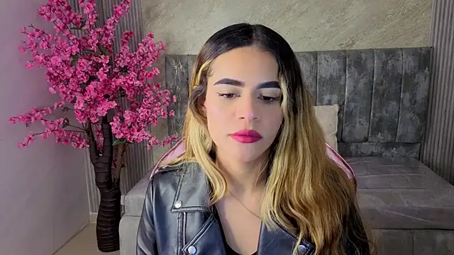 lilith4 s online show from October 24, 2025, 8:05 pm