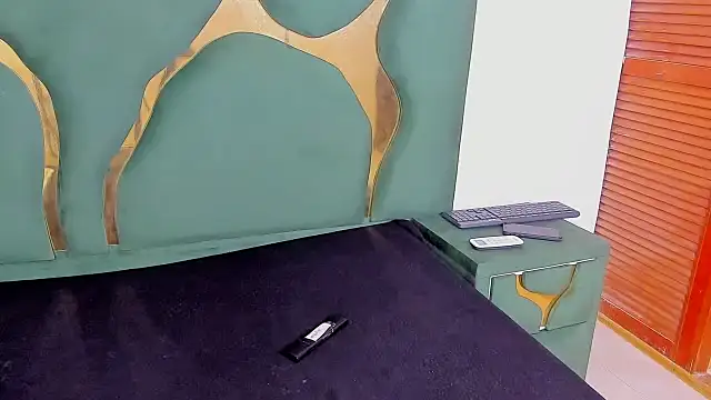 angelkyraasm online show from November 30, 2025, 1:26 pm