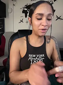Isabella-Teen online show from May 28, 2026, 1:08 pm