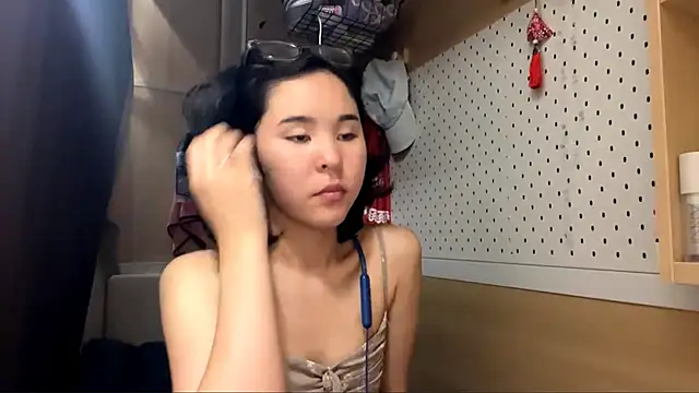JennyCarpenter online show from June 9, 2026, 9:54 am