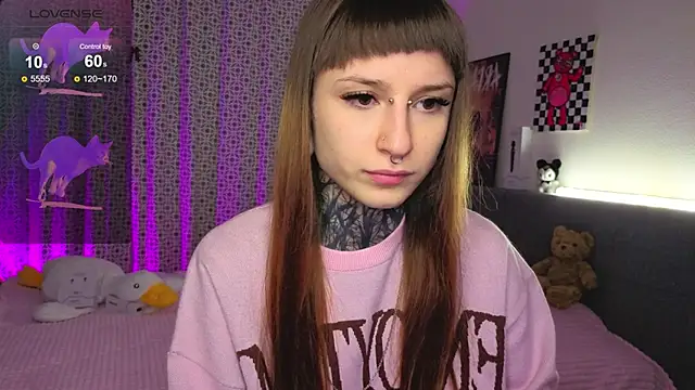 LilithPoison online show from November 22, 2025, 6:07 pm