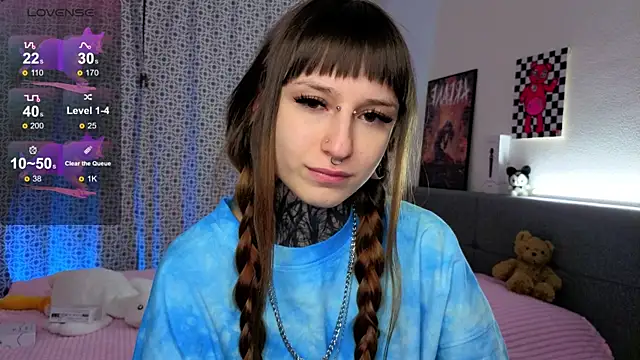 LilithPoison online show from December 21, 2025, 6:04 pm