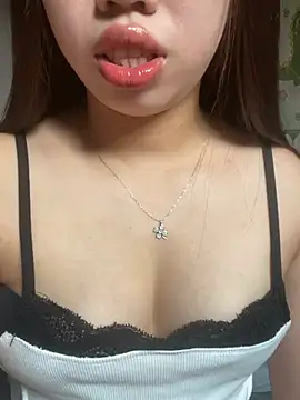 Rose-babyx online show from April 7, 2026, 2:34 am