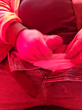 matatan0323 online show from December 4, 2025, 8:50 pm