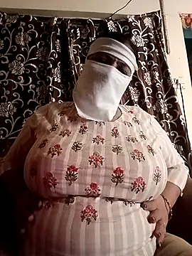 Snapshot of Love-890 chatting on November 2, 2025, 10:39 am Love-890 online show from November 2, 2025, 10:39 am