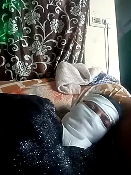 Snapshot of Love-890 chatting on November 28, 2025, 8:28 am Love-890 online show from November 28, 2025, 8:28 am